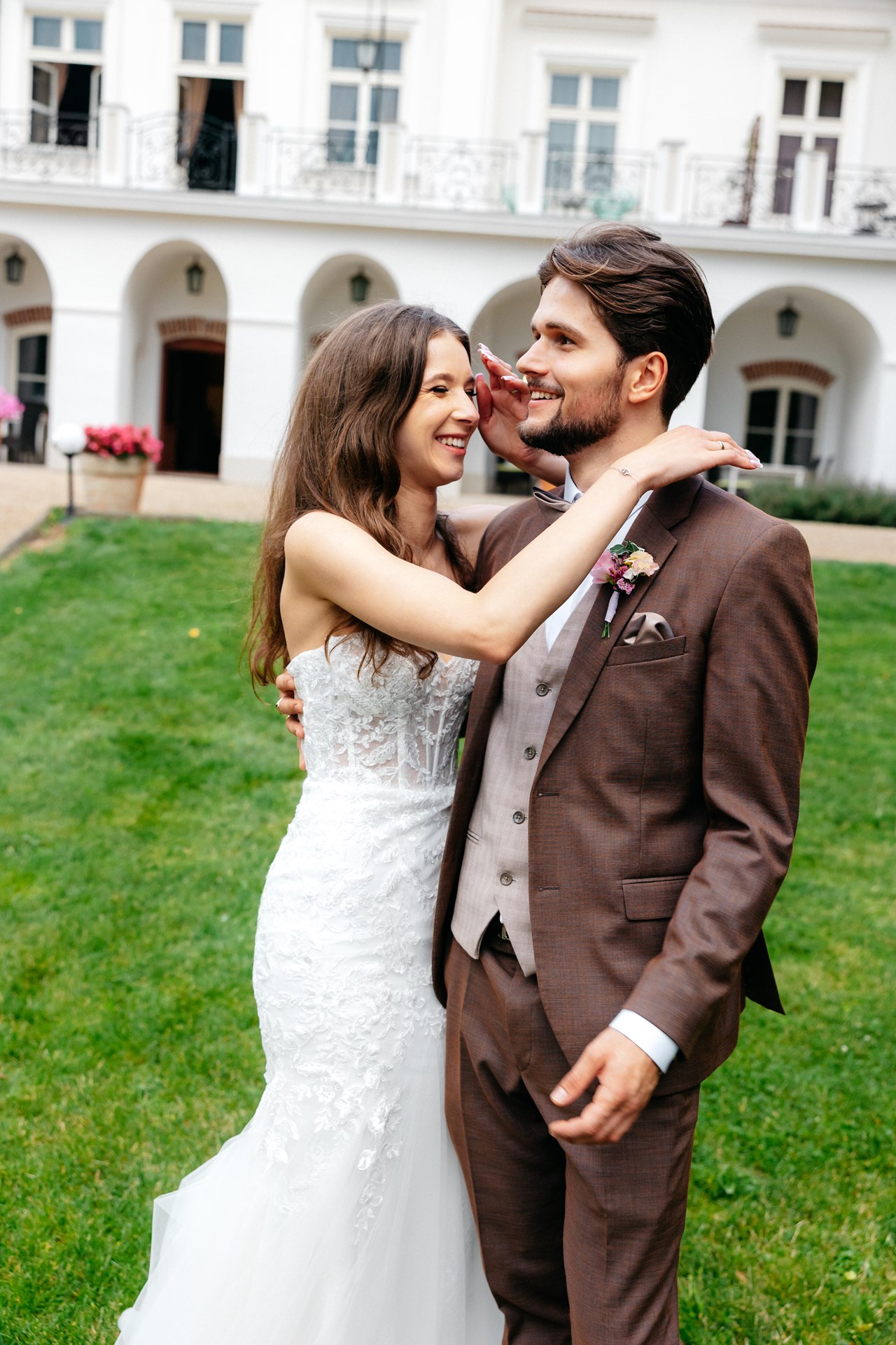 Piękna sesja ślubna niedaleko Kielc w Pałacu w Kurozwękach- Fotograf slubny Kielce Maciej Wadas